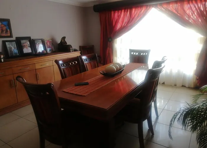 Mbele\'S Home Stay